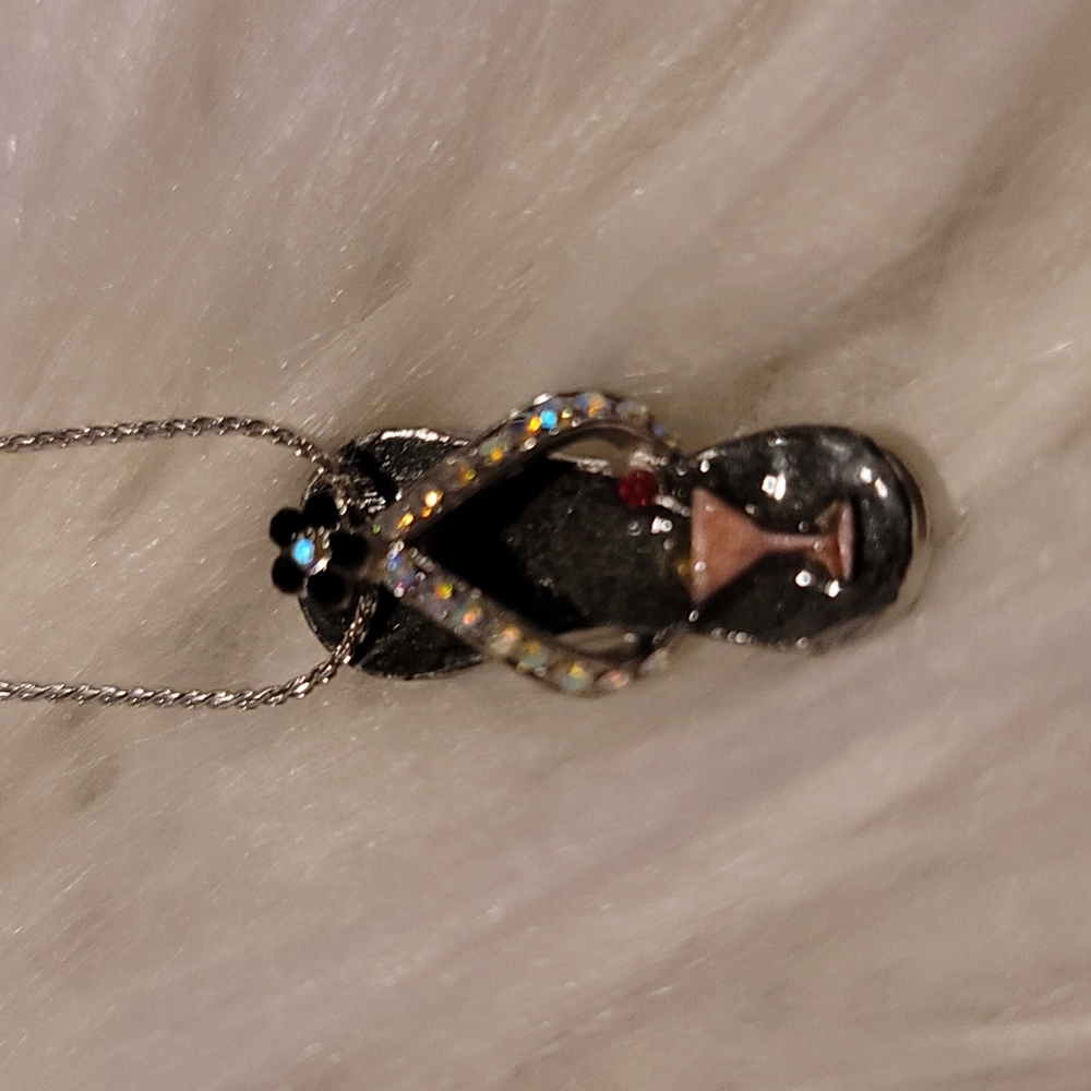 🍹Cute Flip Flop Crystal Necklace